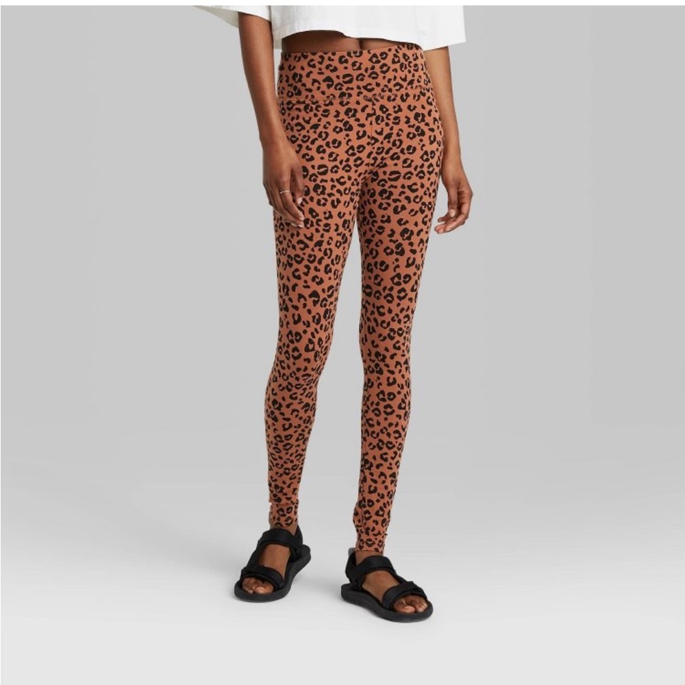 Women’s Size L High Waisted Classic Leggings Wild Fable